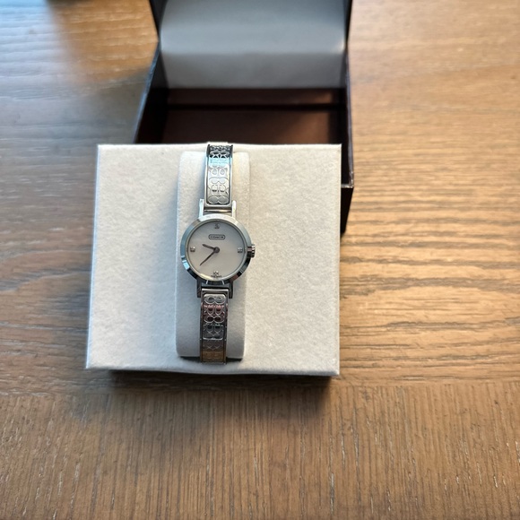 Coach silver bangle watch - Picture 2 of 10